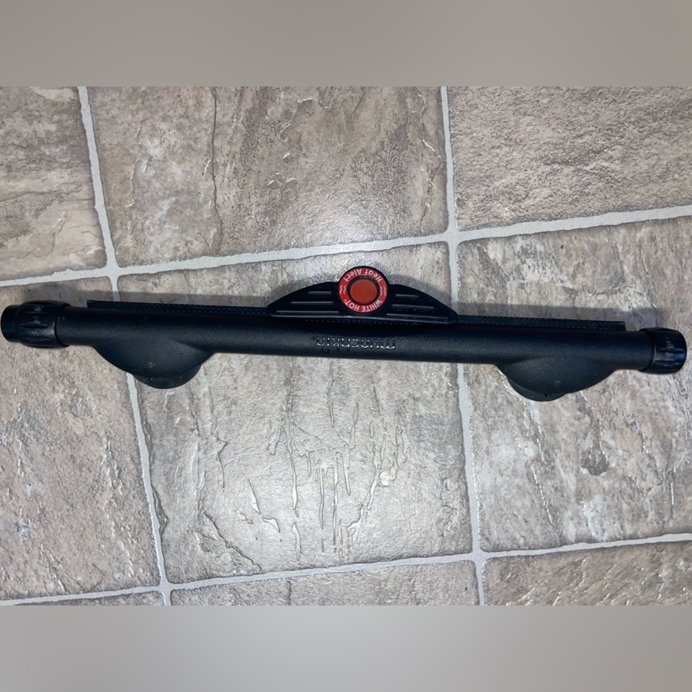 Munchkin Sun Shade with Heat Indicator and Easy Press Button Retraction